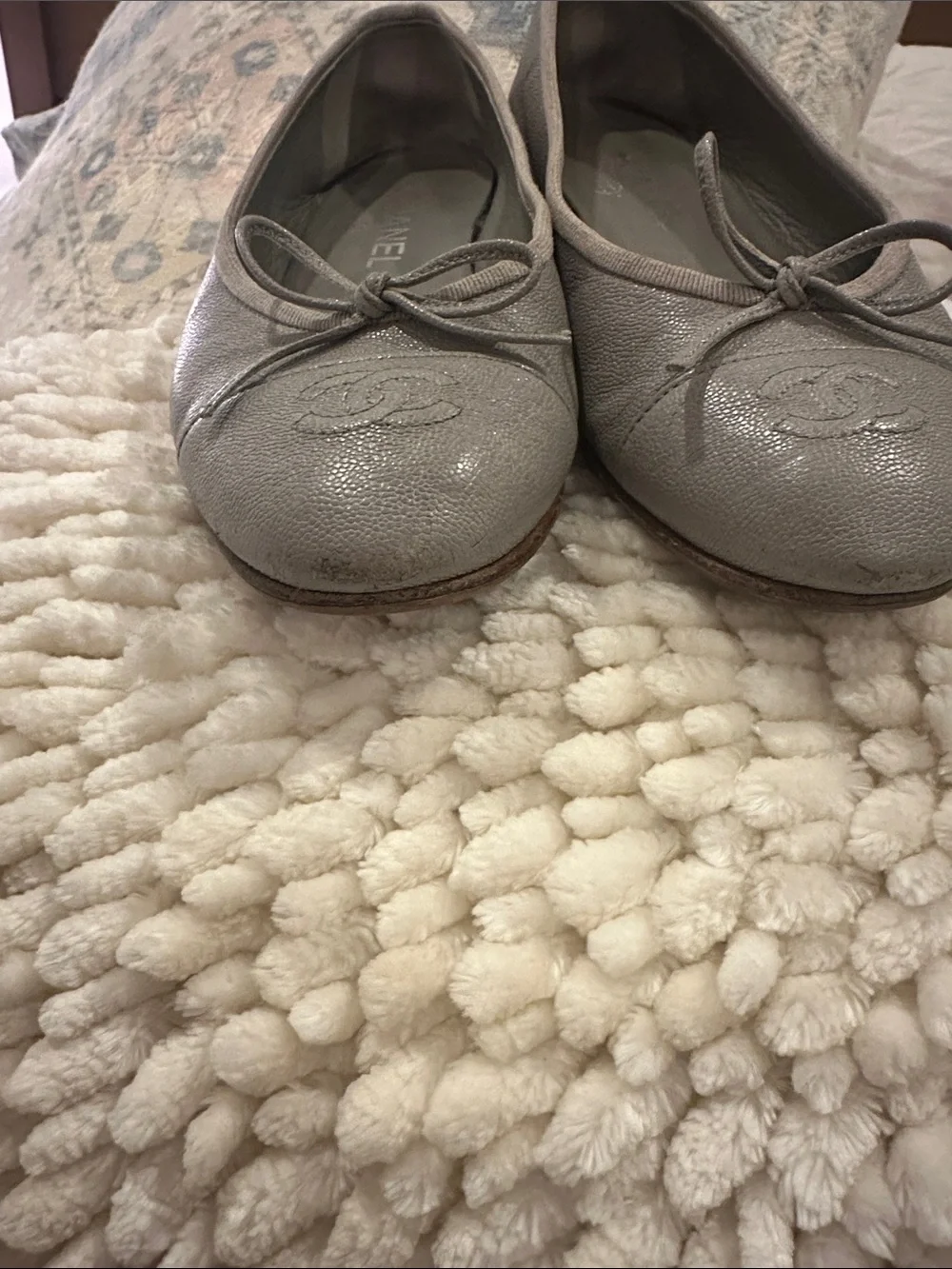 CHANEL Gray Leather Ballet Flats with CC Medallionr size 38